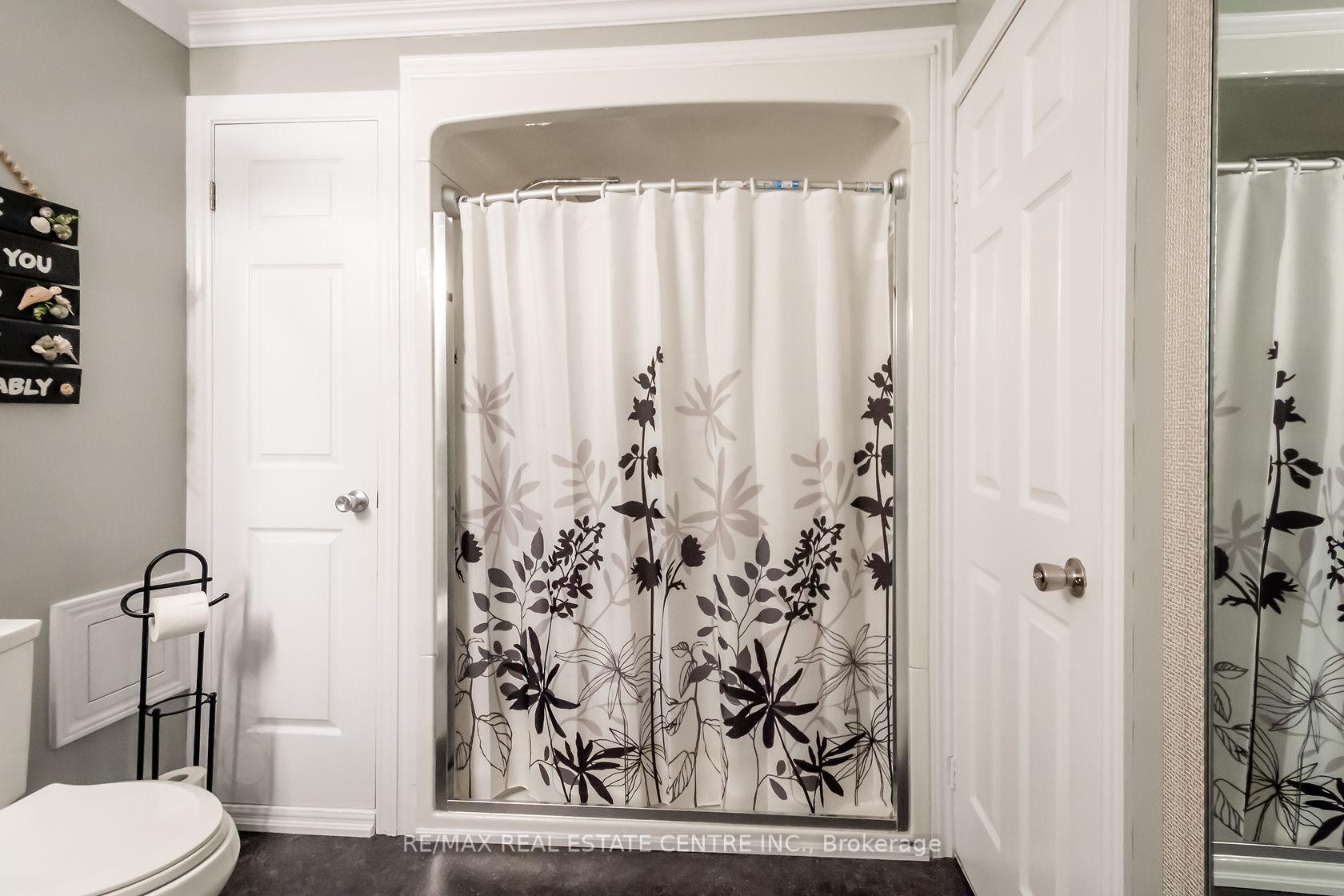 Photo 25 of Unit 105, 6 Niagara Street, Grimsby, Grimsby West — HOMEH