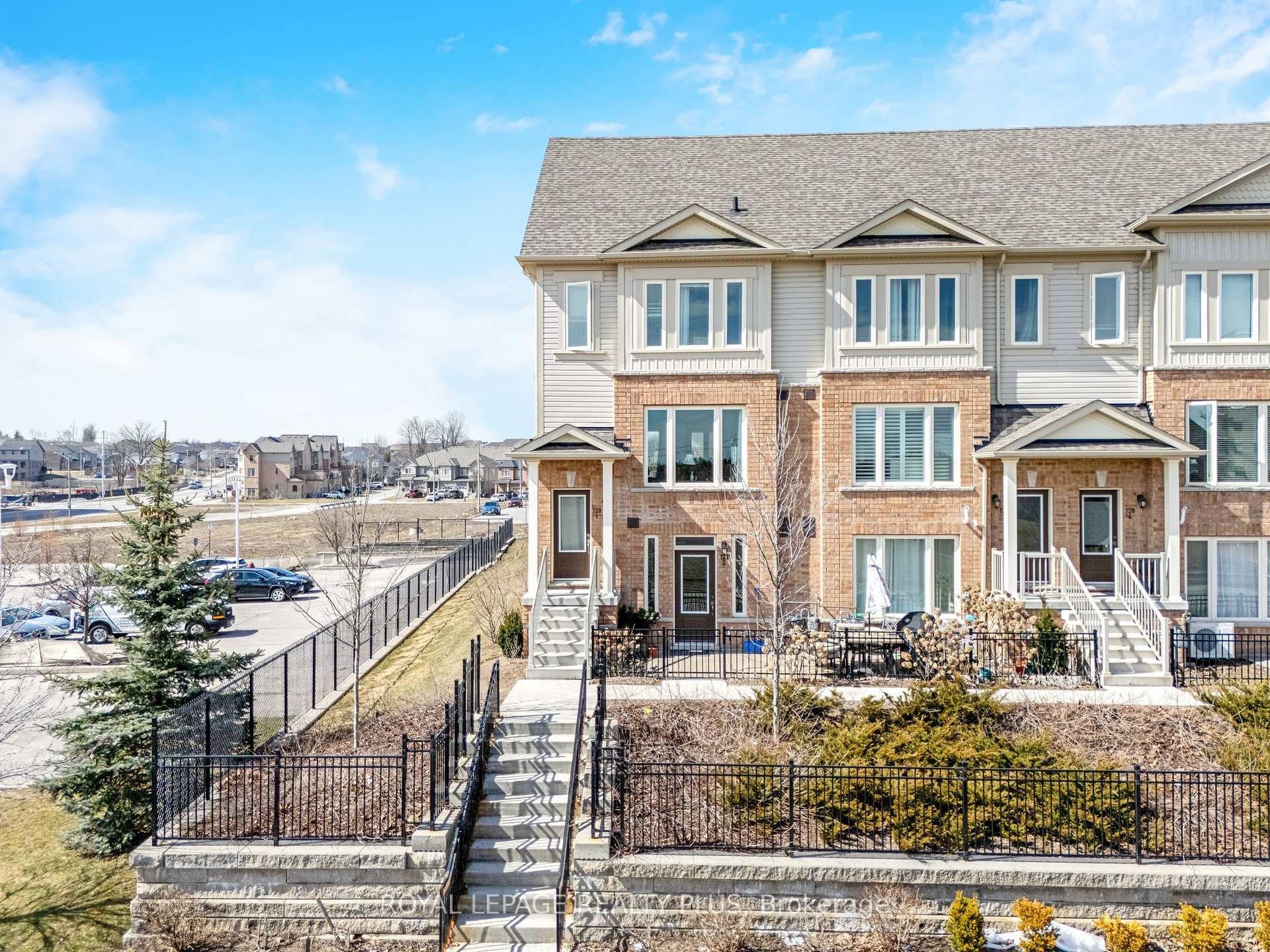 Front of Unit 1, 120 Watson Parkway N