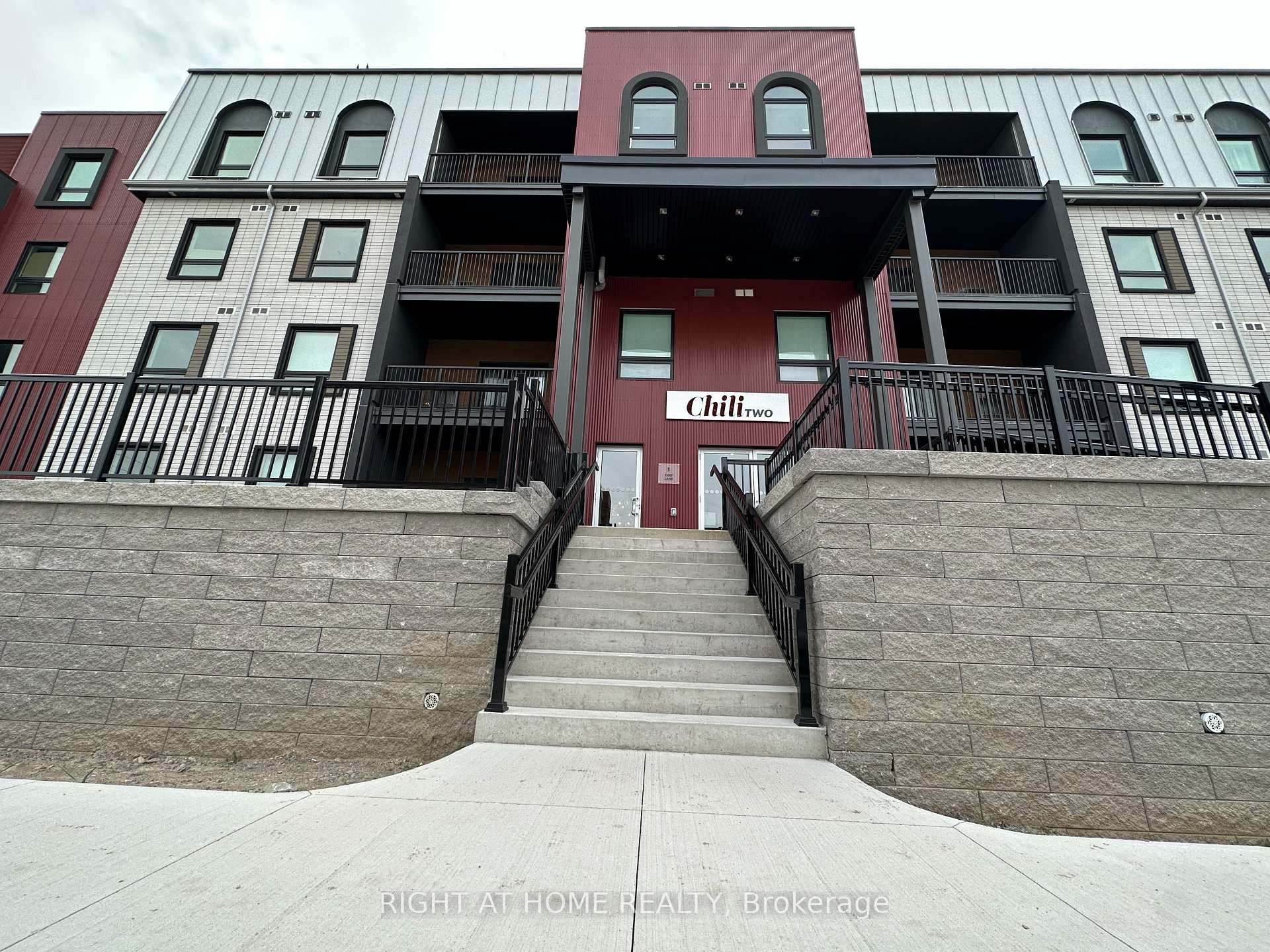 Photo 2 of Unit 314, 1 Chef Lane, Barrie, Rural Barrie Southeast — HOMEH