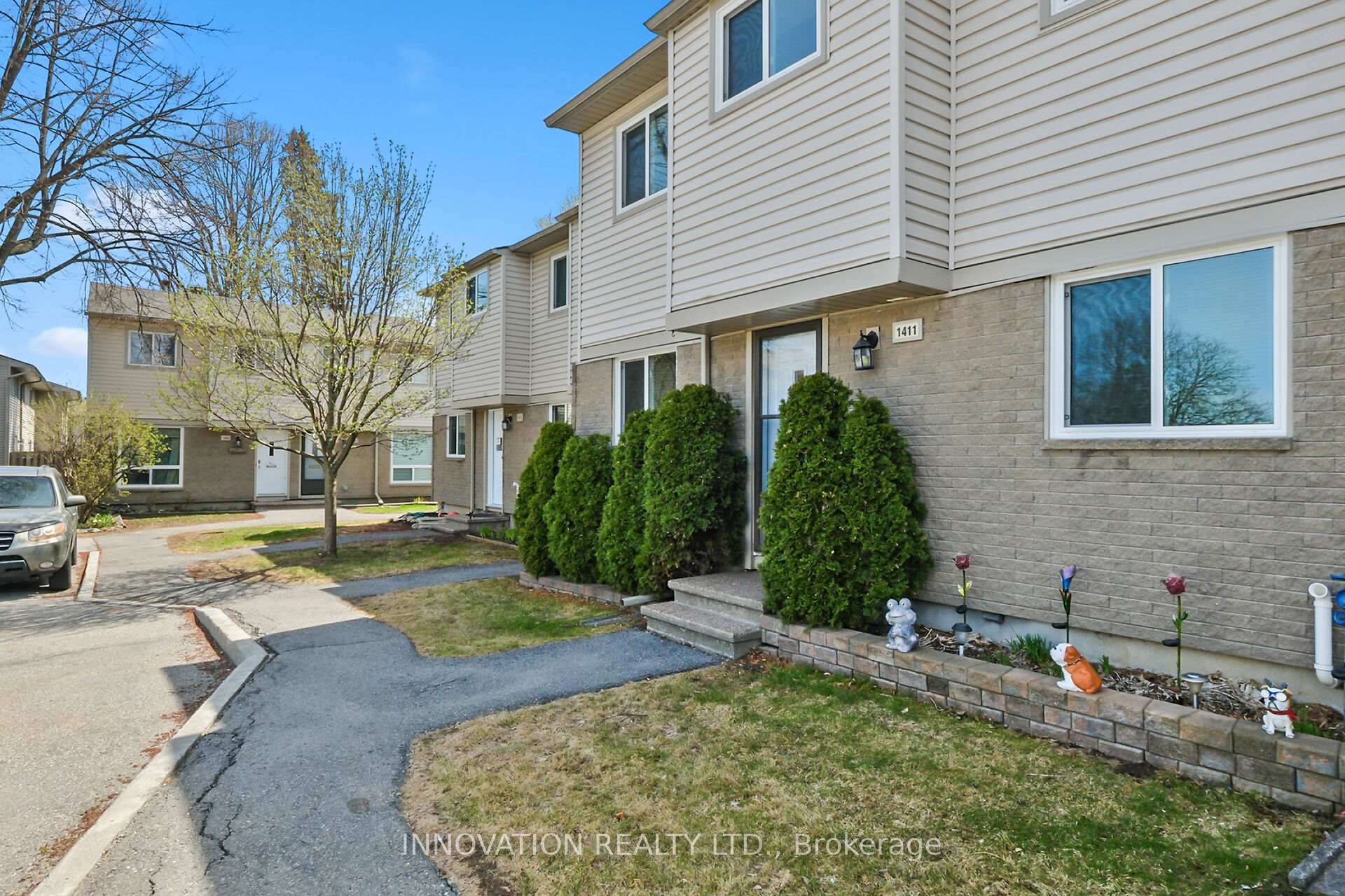 Photo 3 of 1411 Perez Crescent, Ottawa, Carson Grove — HOMEH