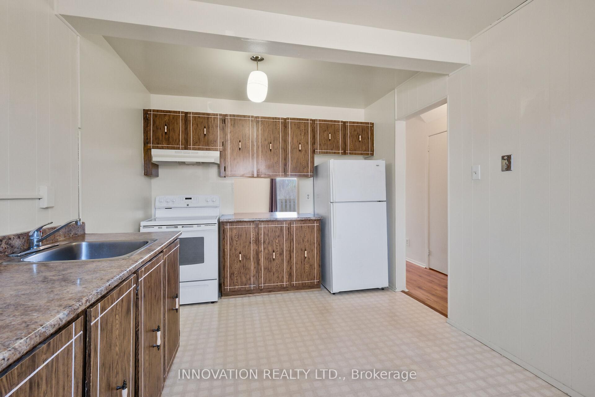 Photo 8 of 1411 Perez Crescent, Ottawa, Carson Grove — HOMEH