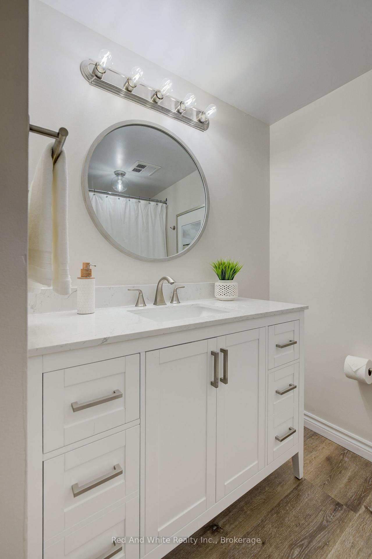 Photo 4 of Unit 302, 500 Westmount Road W, Kitchener — HOMEH