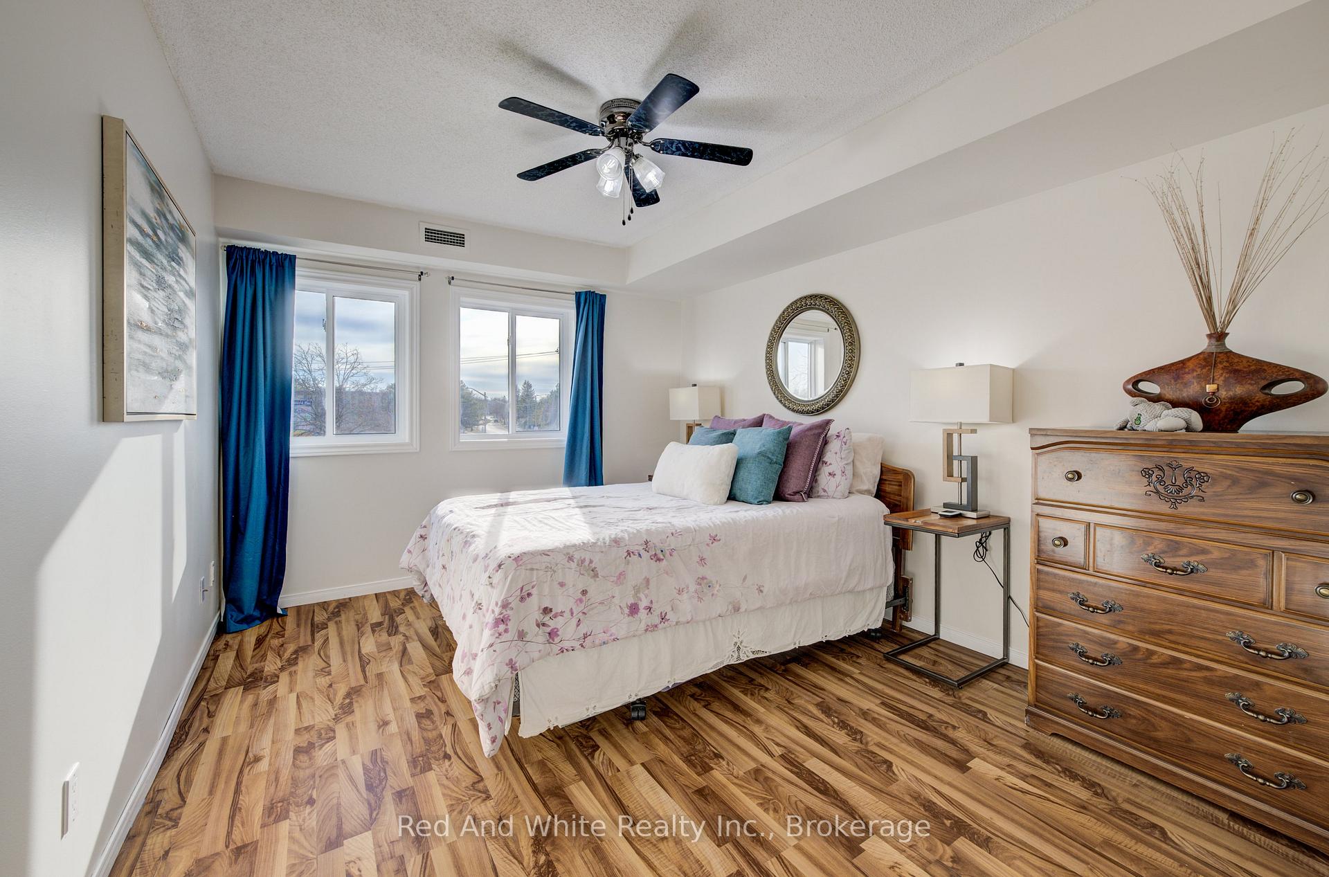 Photo 5 of Unit 302, 500 Westmount Road W, Kitchener — HOMEH