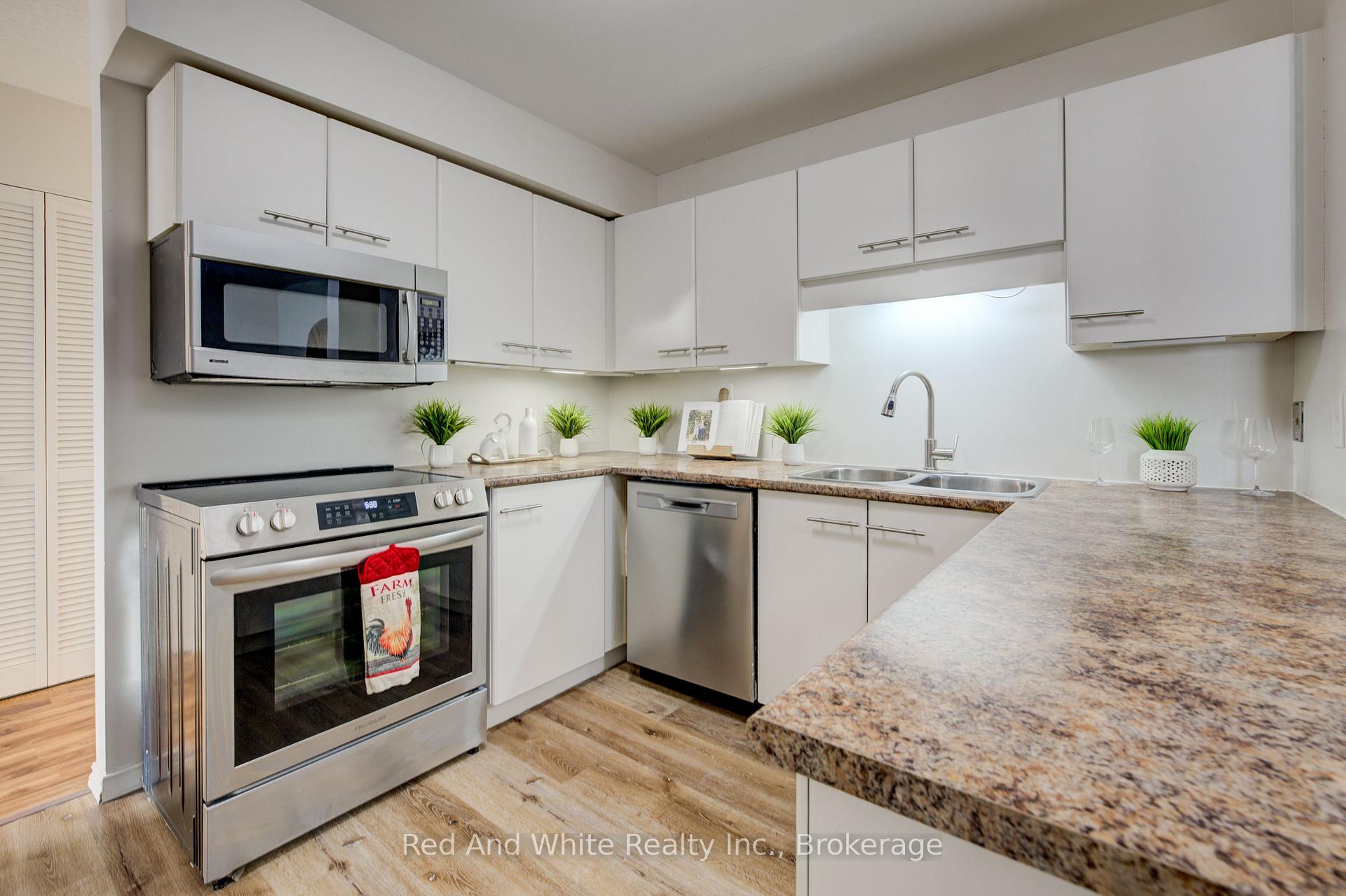 Photo 11 of Unit 302, 500 Westmount Road W, Kitchener — HOMEH
