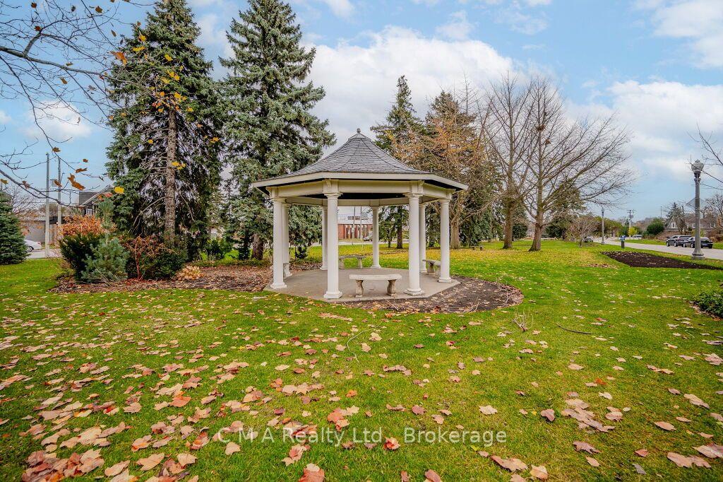 Photo 5 of Unit 302, 1522 King Street E, Kitchener — HOMEH