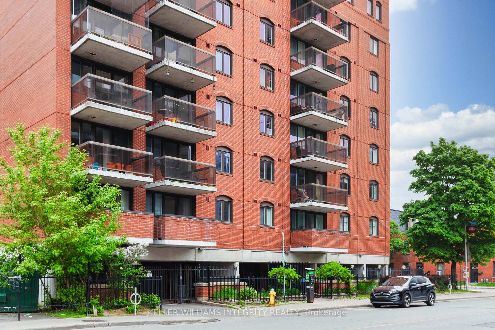 Photo 2 of Unit 401, 309 Cumberland Street, Ottawa, Lower Town/Byward Market — HOMEH
