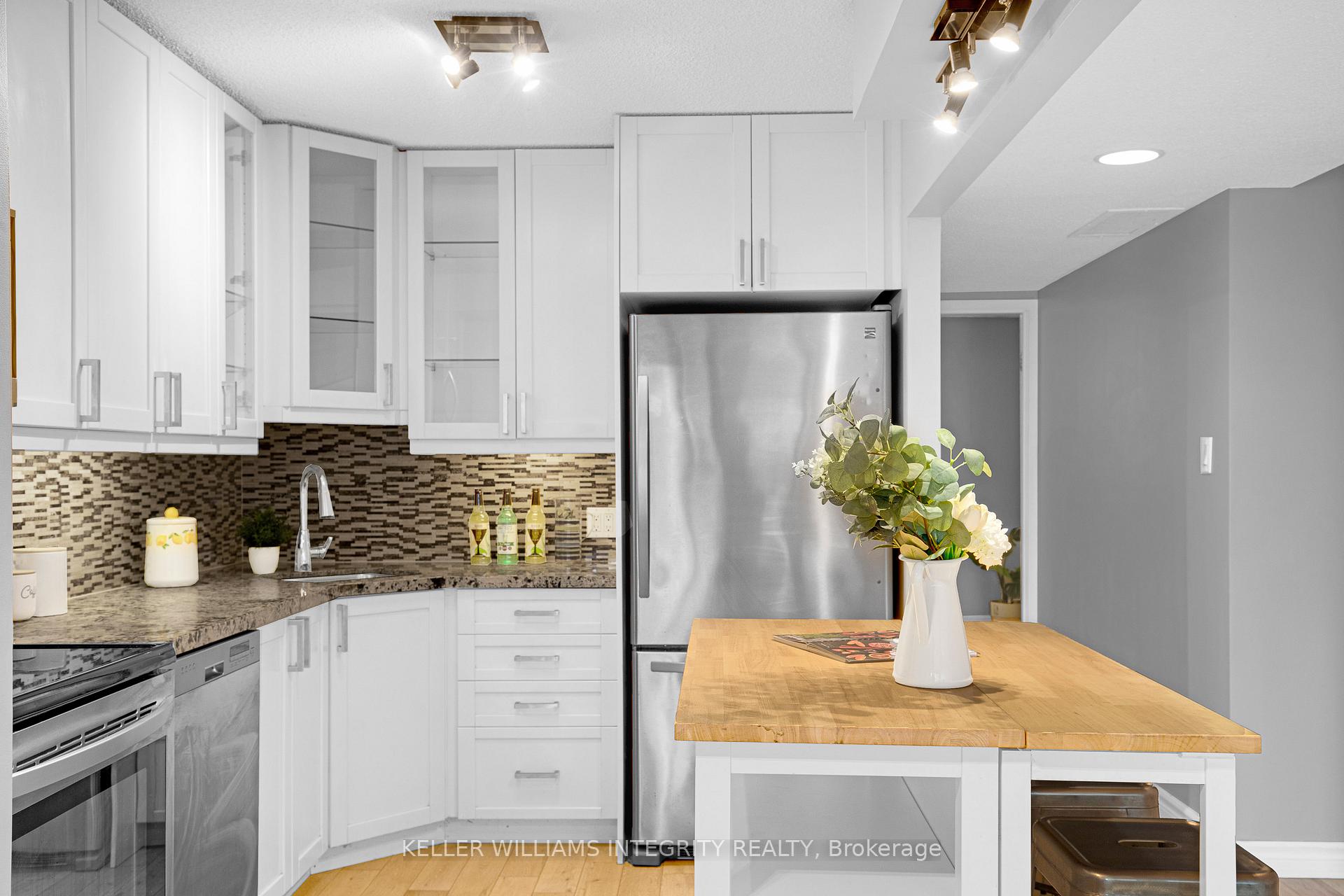 Photo 10 of Unit 401, 309 Cumberland Street, Ottawa, Lower Town/Byward Market — HOMEH