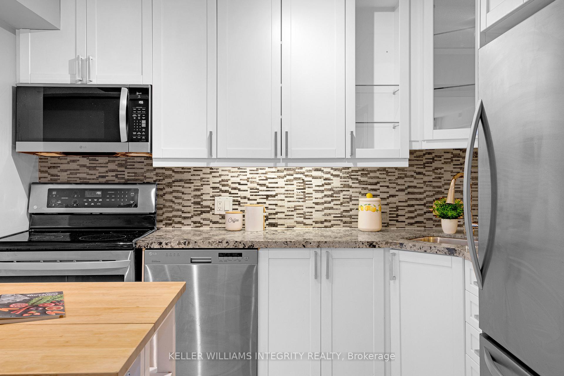 Photo 12 of Unit 401, 309 Cumberland Street, Ottawa, Lower Town/Byward Market — HOMEH