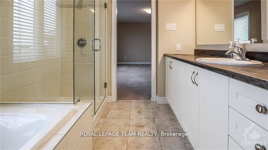 Photo 15 of 6 Stoneleigh Street, Ottawa, Barrhaven - Strandherd — HOMEH