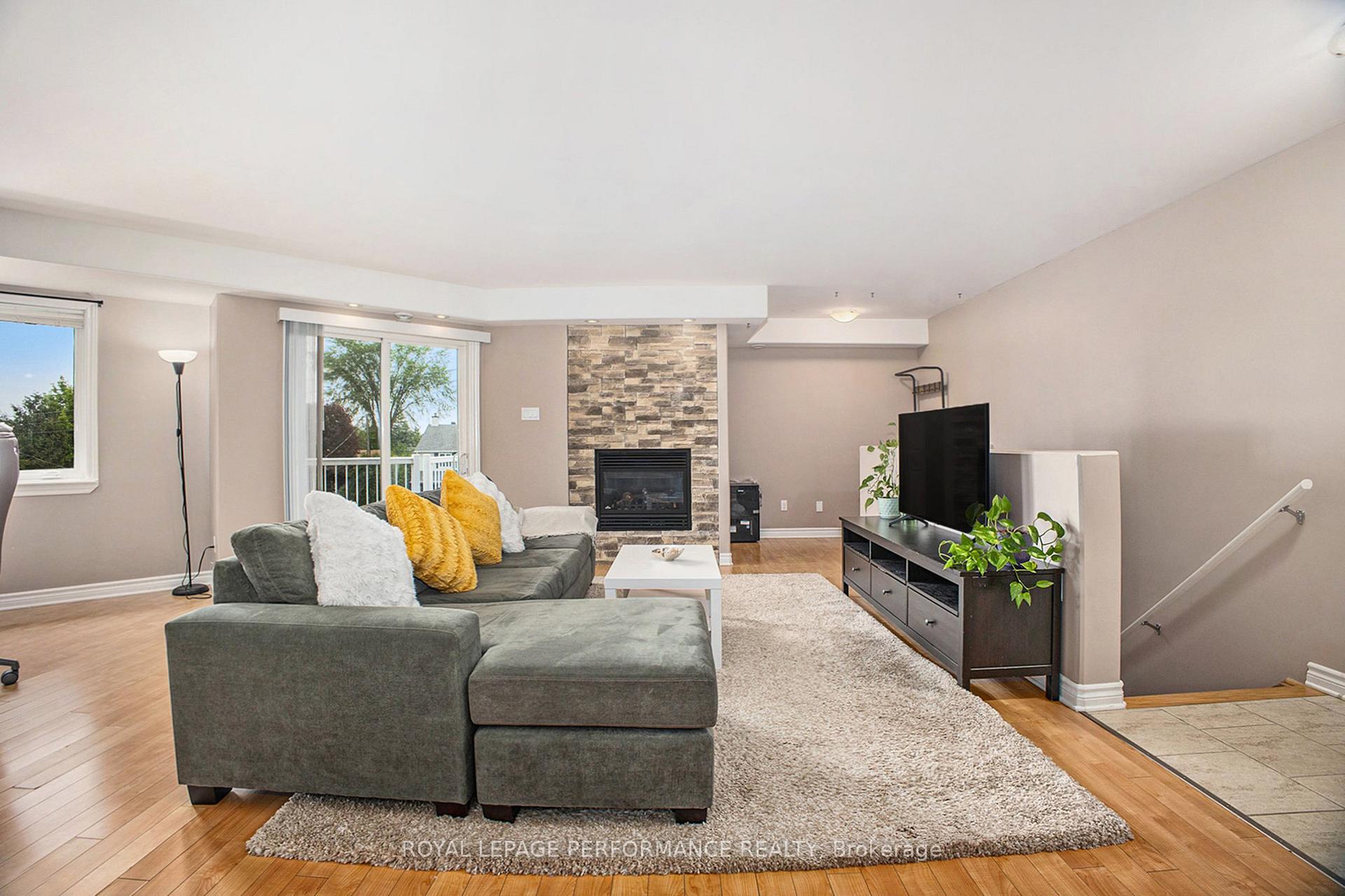 Photo 2 of Unit 7, 1230 Marenger Street, Ottawa, Convent Glen South — HOMEH