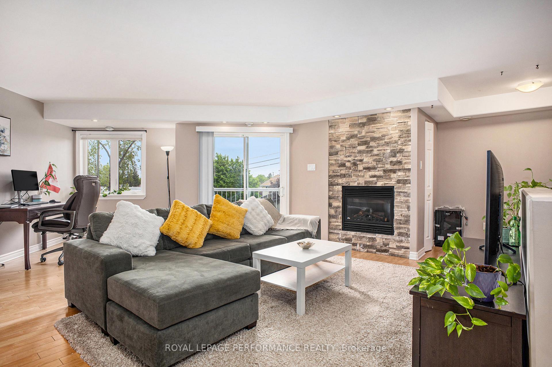 Photo 4 of Unit 7, 1230 Marenger Street, Ottawa, Convent Glen South — HOMEH