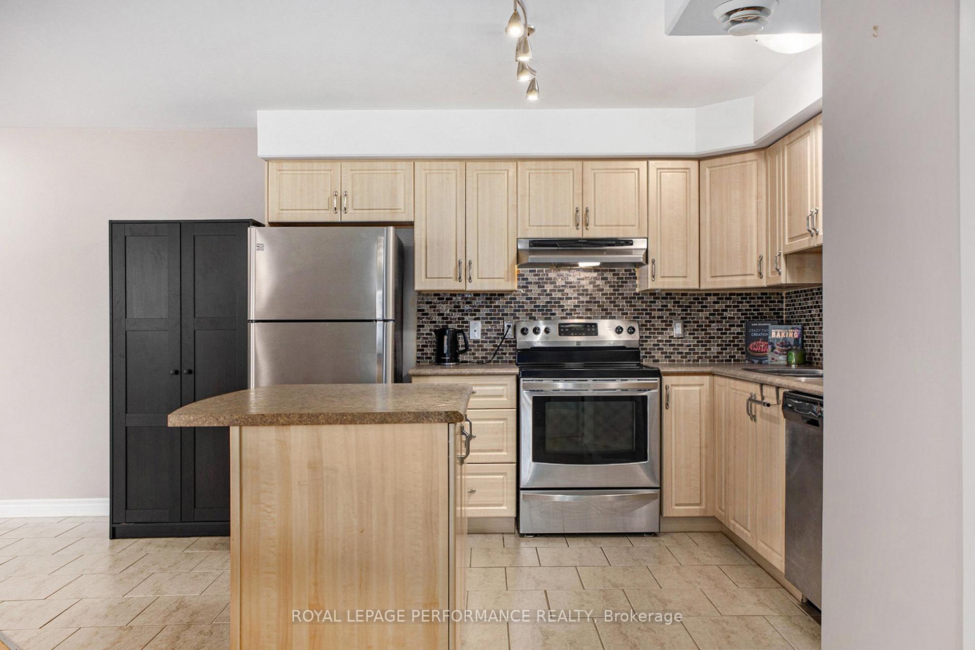 Photo 8 of Unit 7, 1230 Marenger Street, Ottawa, Convent Glen South — HOMEH