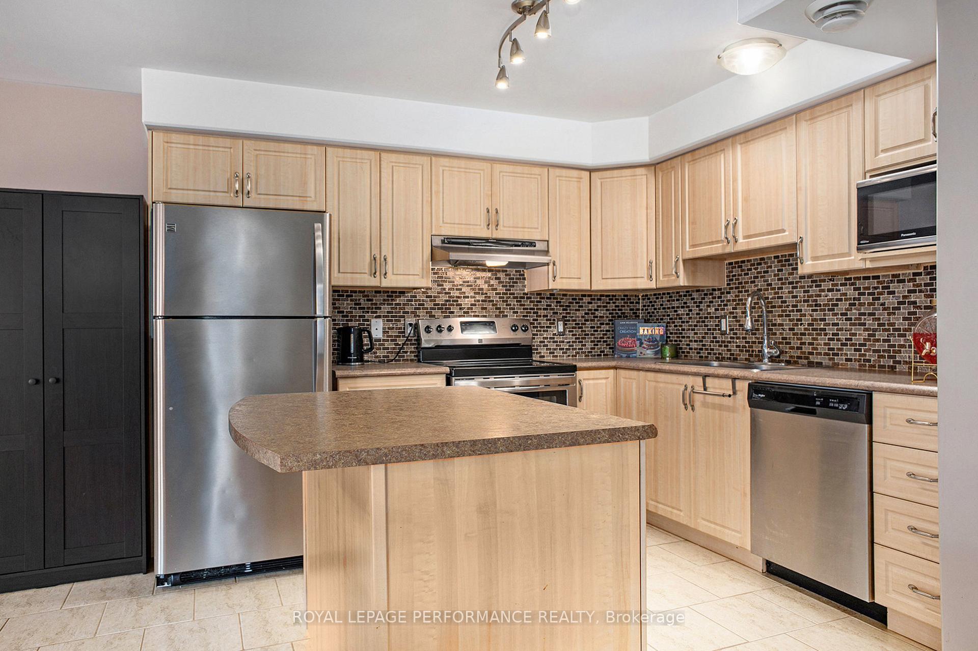 Photo 9 of Unit 7, 1230 Marenger Street, Ottawa, Convent Glen South — HOMEH
