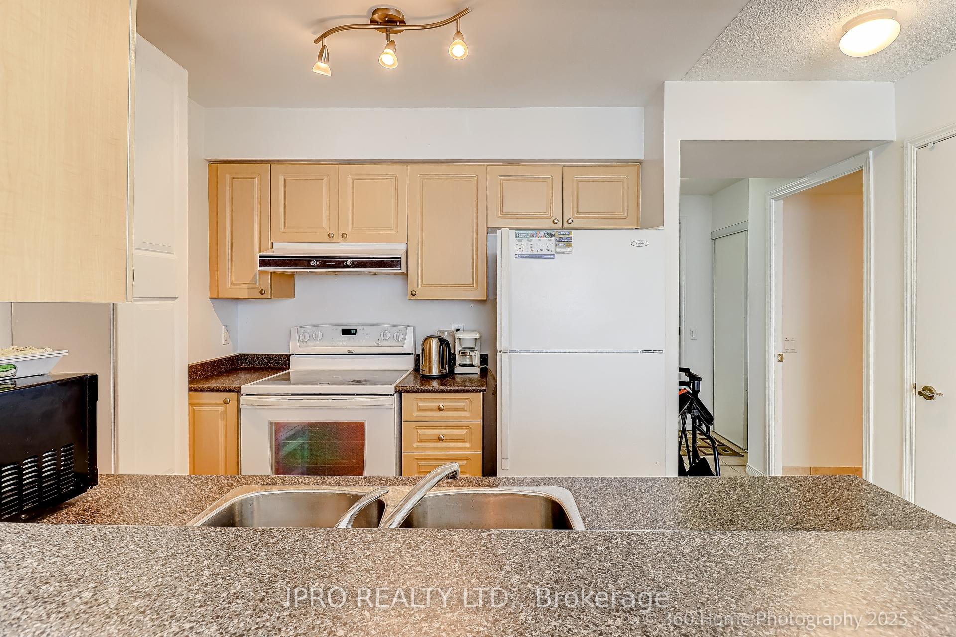 Photo 6 of Unit 817, 1200 The Elsplanade Road N, Pickering, Town Centre — HOMEH