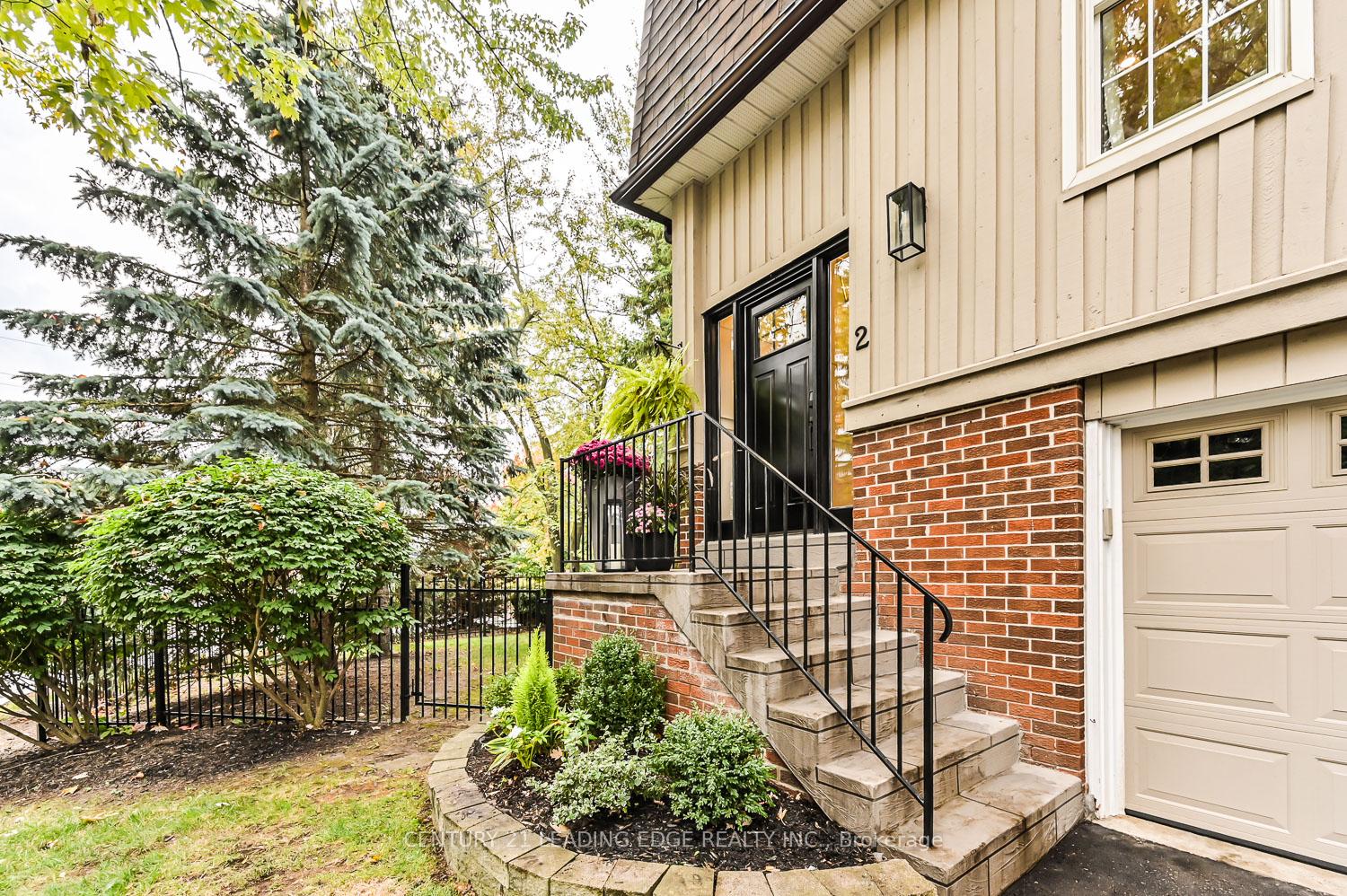 Photo 4 of 2 Bramble Way, Markham, Markham Village — HOMEH