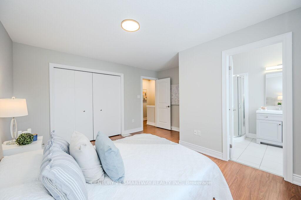 Photo 22 of 33 Arlington Crescent, Guelph, Pineridge/Westminster Woods — HOMEH