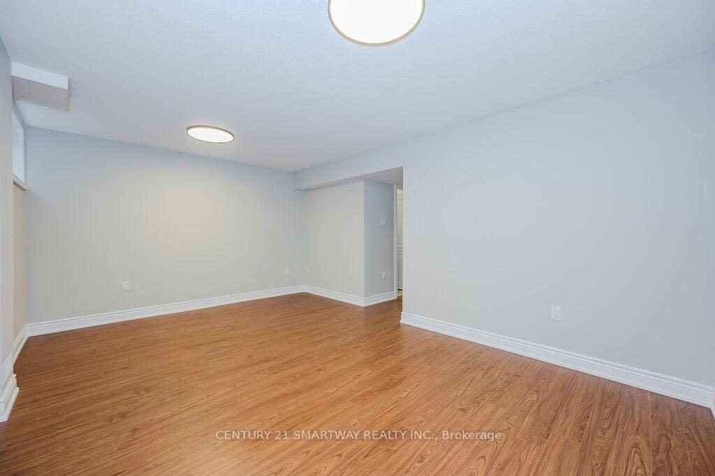 Photo 31 of 33 Arlington Crescent, Guelph, Pineridge/Westminster Woods — HOMEH