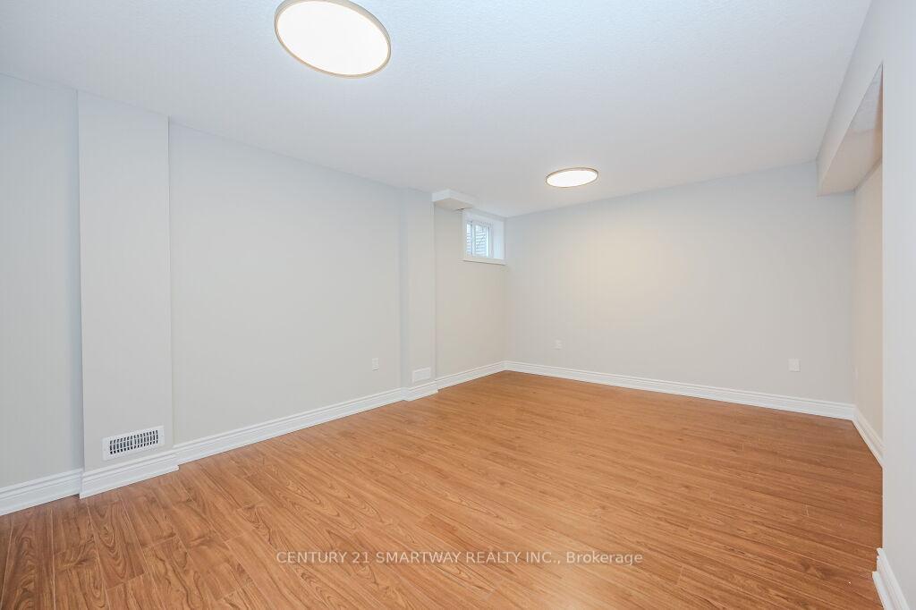 Photo 32 of 33 Arlington Crescent, Guelph, Pineridge/Westminster Woods — HOMEH