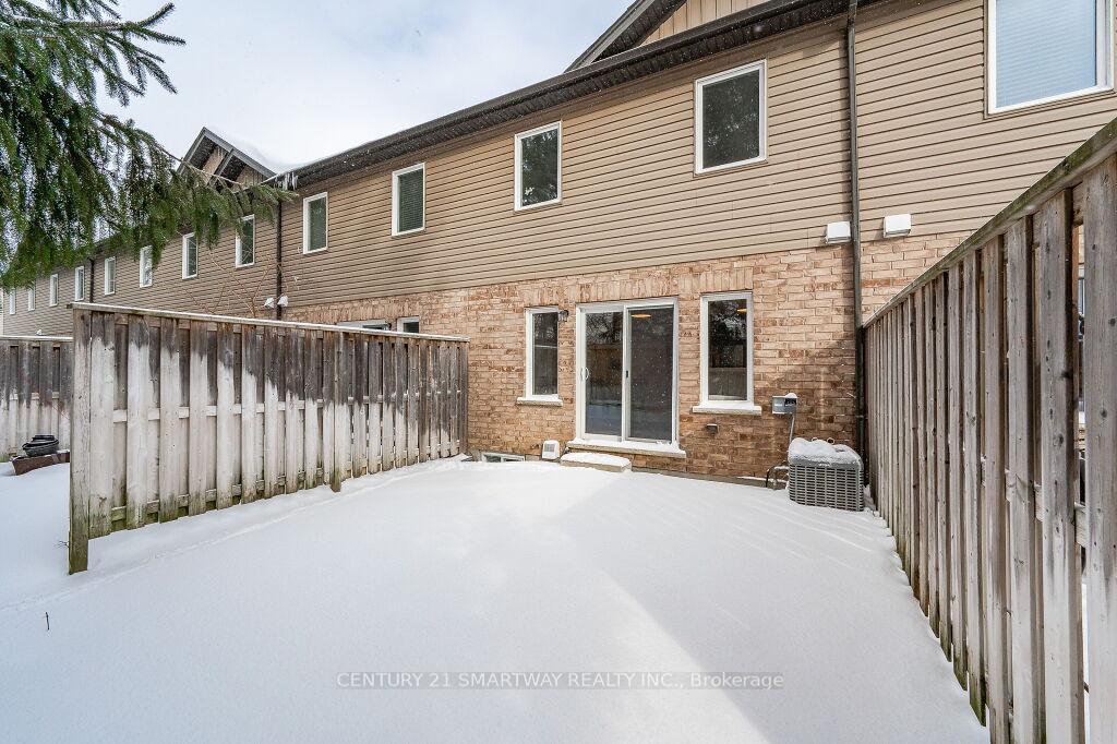 Photo 35 of 33 Arlington Crescent, Guelph, Pineridge/Westminster Woods — HOMEH