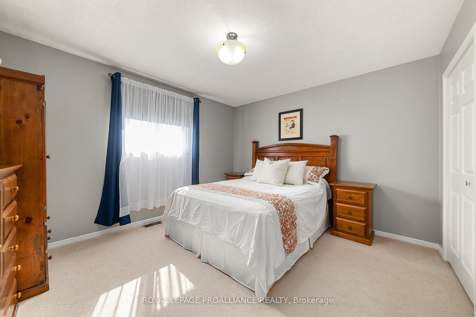 Photo 18 of 119 University Avenue, Belleville, Belleville Ward — HOMEH