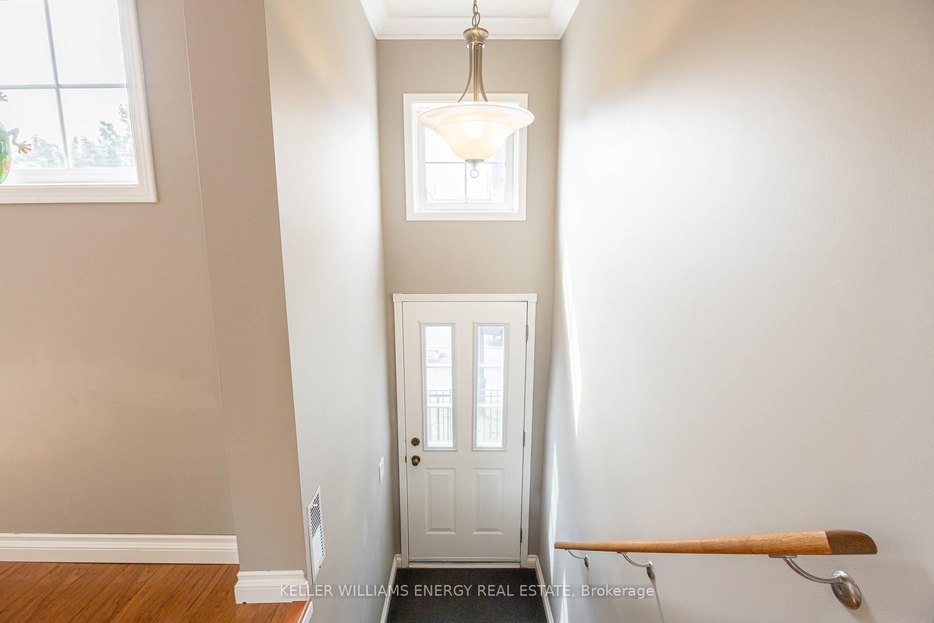 Photo 2 of Unit 809, 1400 The Esplanade N, Pickering, Town Centre — HOMEH