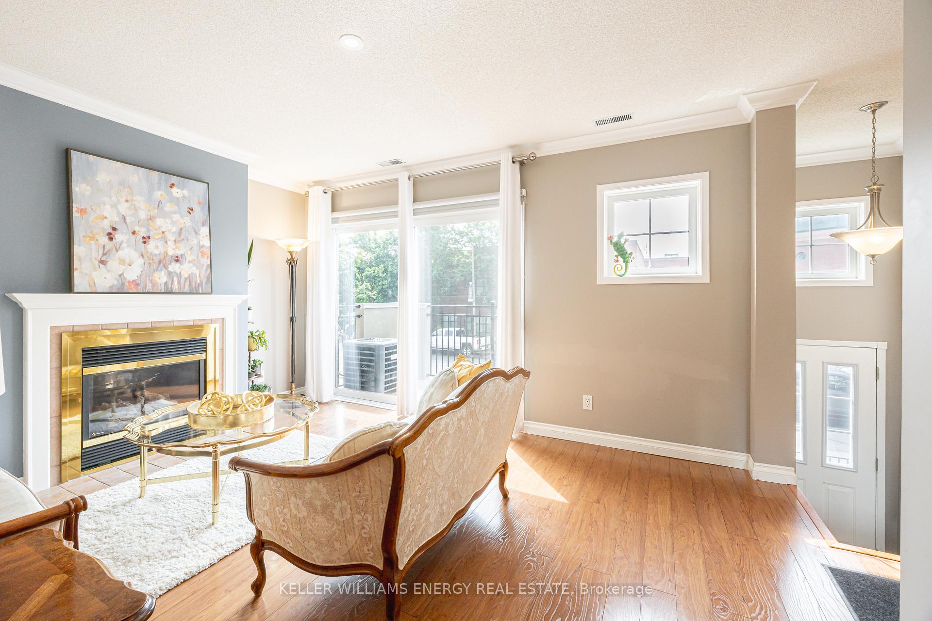 Photo 5 of Unit 809, 1400 The Esplanade N, Pickering, Town Centre — HOMEH