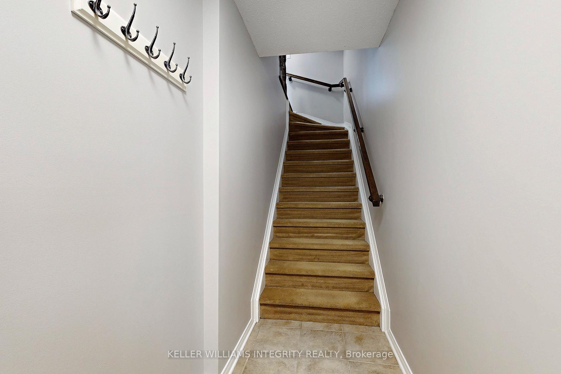 Photo 3 of Unit 10, 638 Reardon, Ottawa, Heron Gate/Industrial Park — HOMEH
