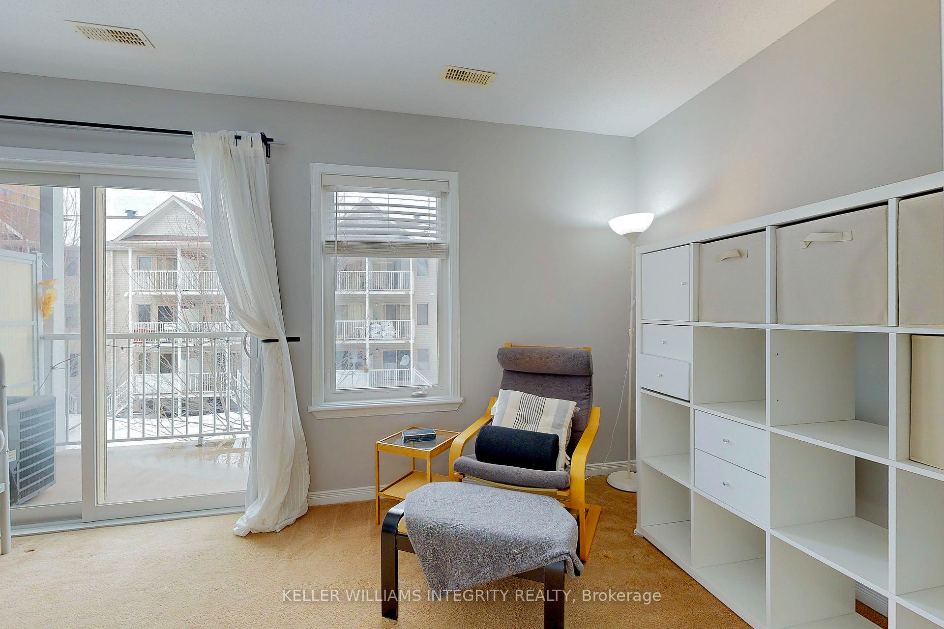 Photo 6 of Unit 10, 638 Reardon, Ottawa, Heron Gate/Industrial Park — HOMEH