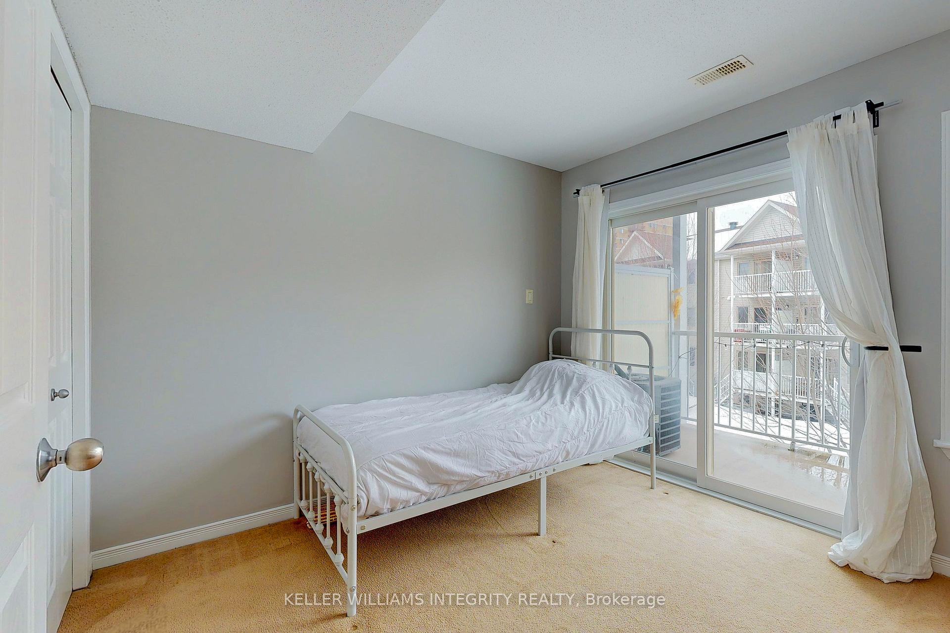 Photo 7 of Unit 10, 638 Reardon, Ottawa, Heron Gate/Industrial Park — HOMEH
