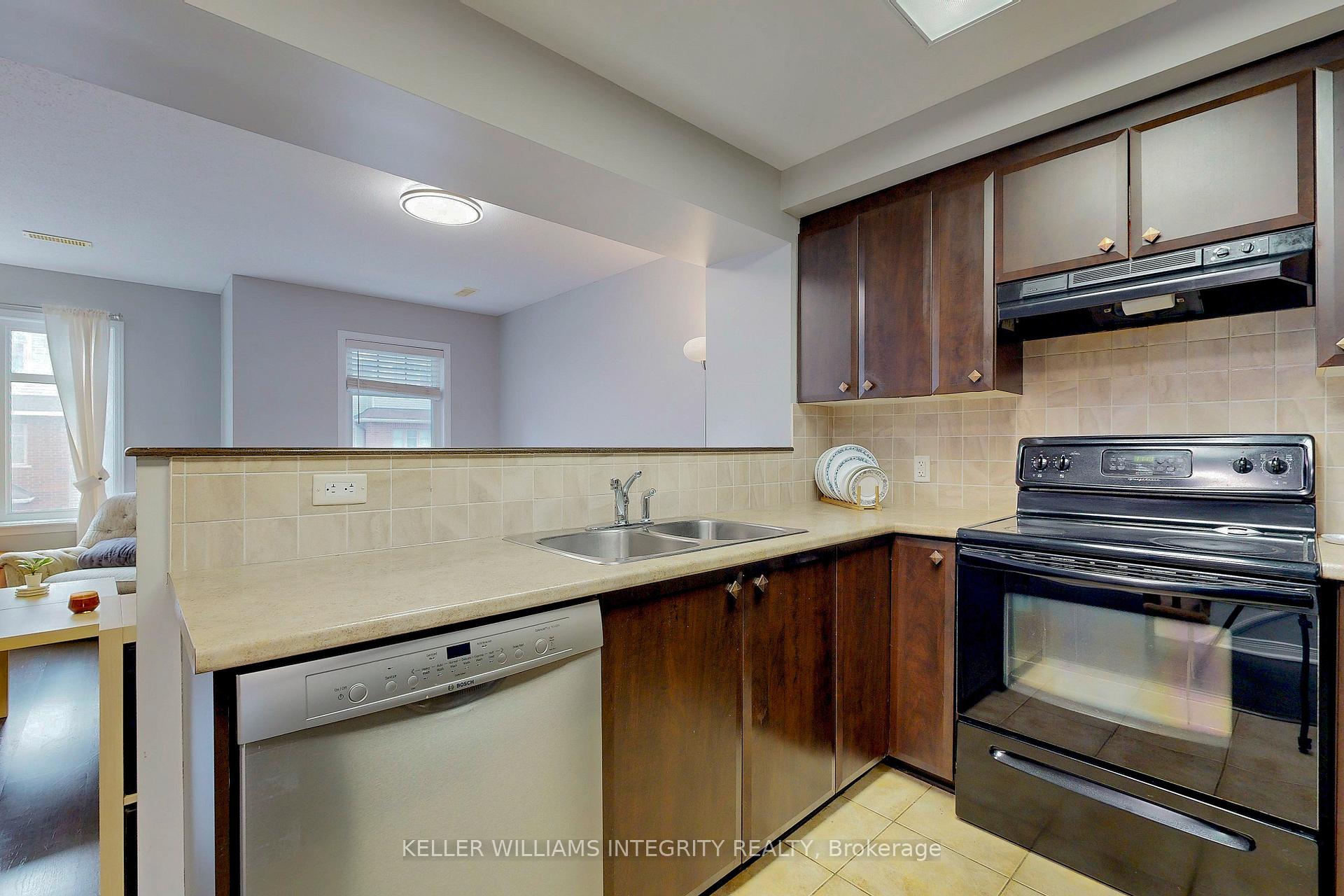Photo 12 of Unit 10, 638 Reardon, Ottawa, Heron Gate/Industrial Park — HOMEH