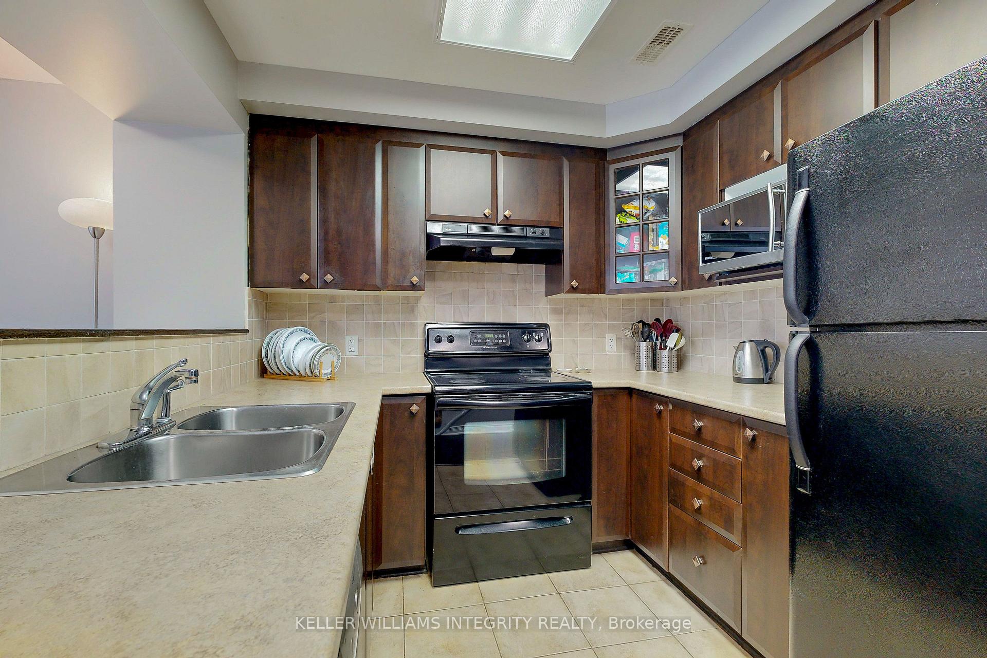 Photo 13 of Unit 10, 638 Reardon, Ottawa, Heron Gate/Industrial Park — HOMEH