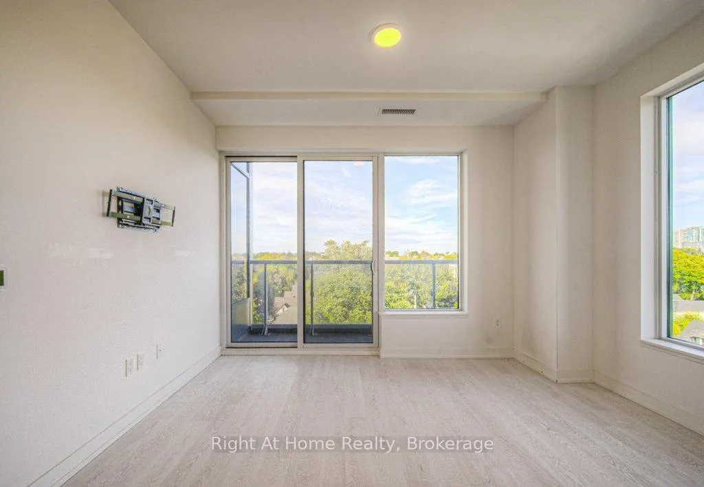 Photo 10 of Unit 716, 415 Main Street W, Hamilton, Kirkendall — HOMEH