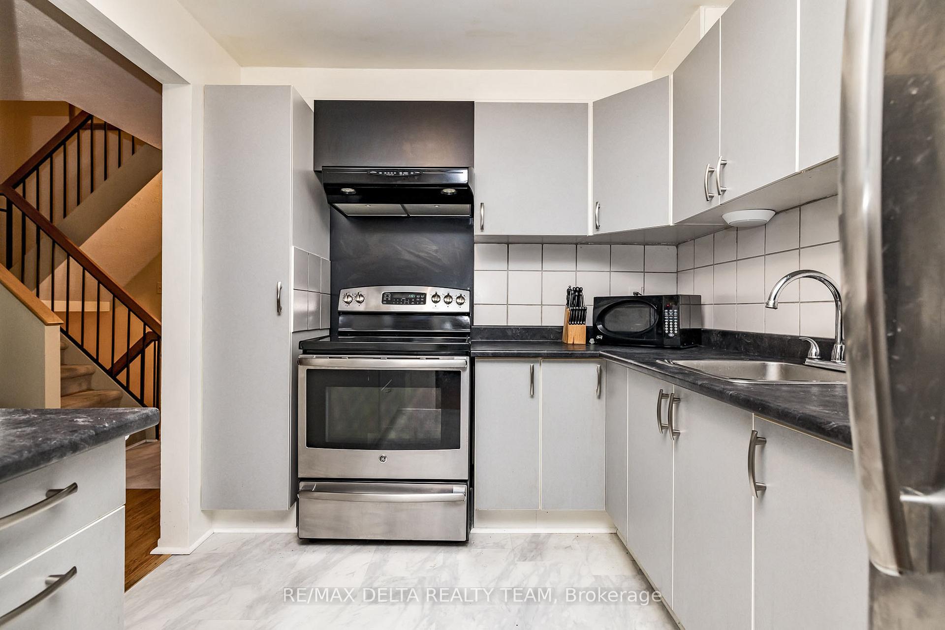 Photo 11 of Unit 190, 1558 Lassiter Terrace, Ottawa, Beaconwood — HOMEH