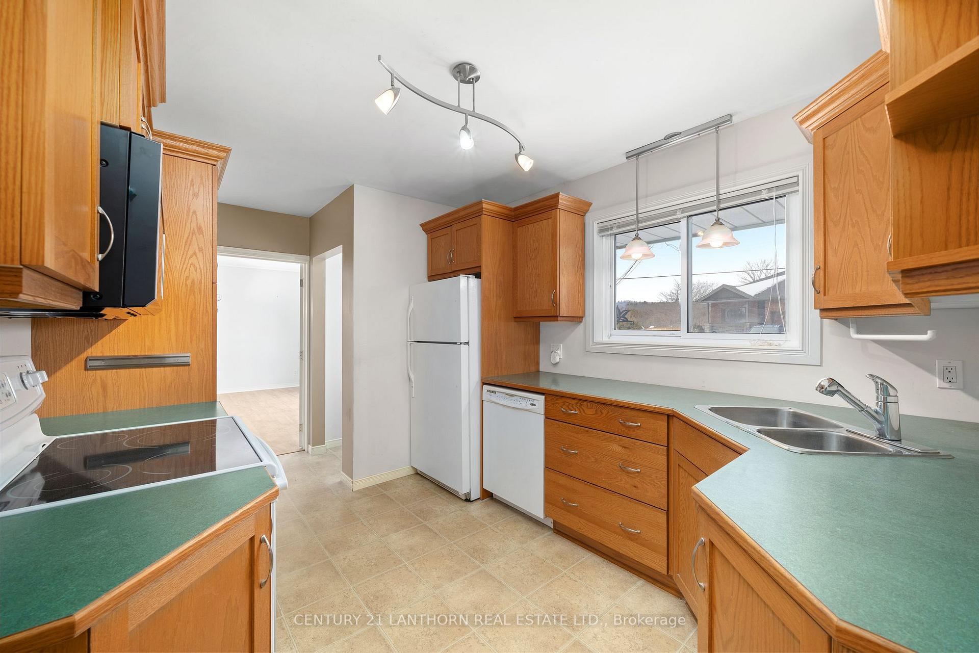 Photo 9 of 87 Sanford Street, Brighton — HOMEH
