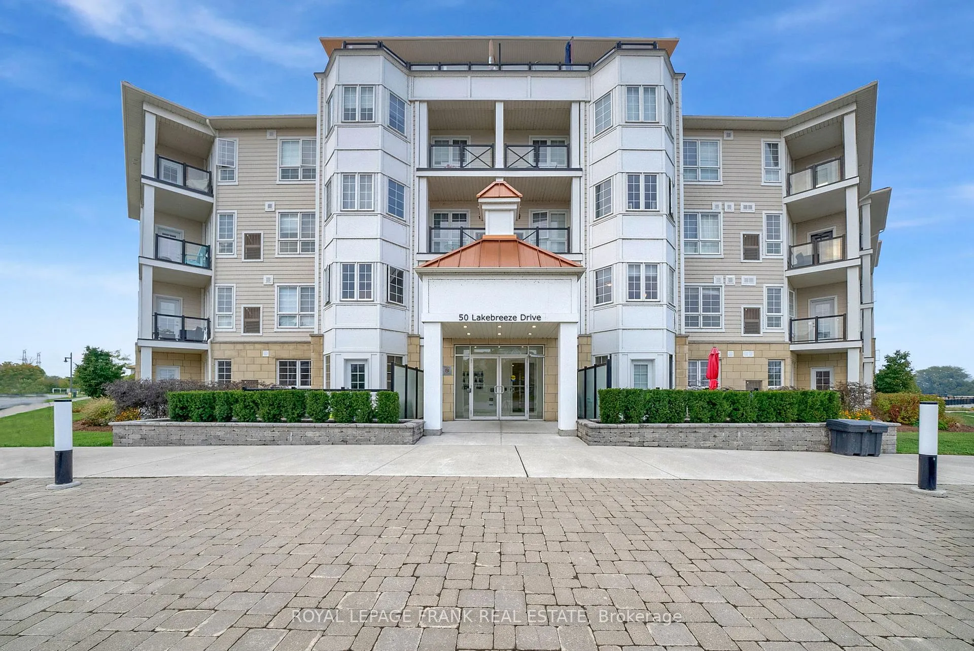 Front of Unit 216, 50 Lakebreeze Drive