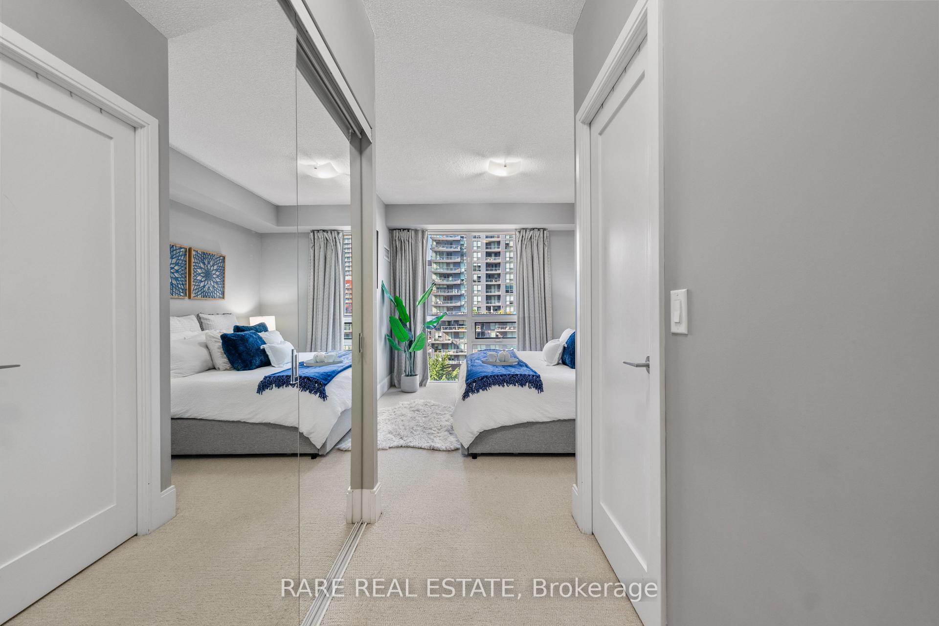 Photo 3 of Unit 715, 70 Roehampton Avenue, Toronto, Mount Pleasant West — HOMEH