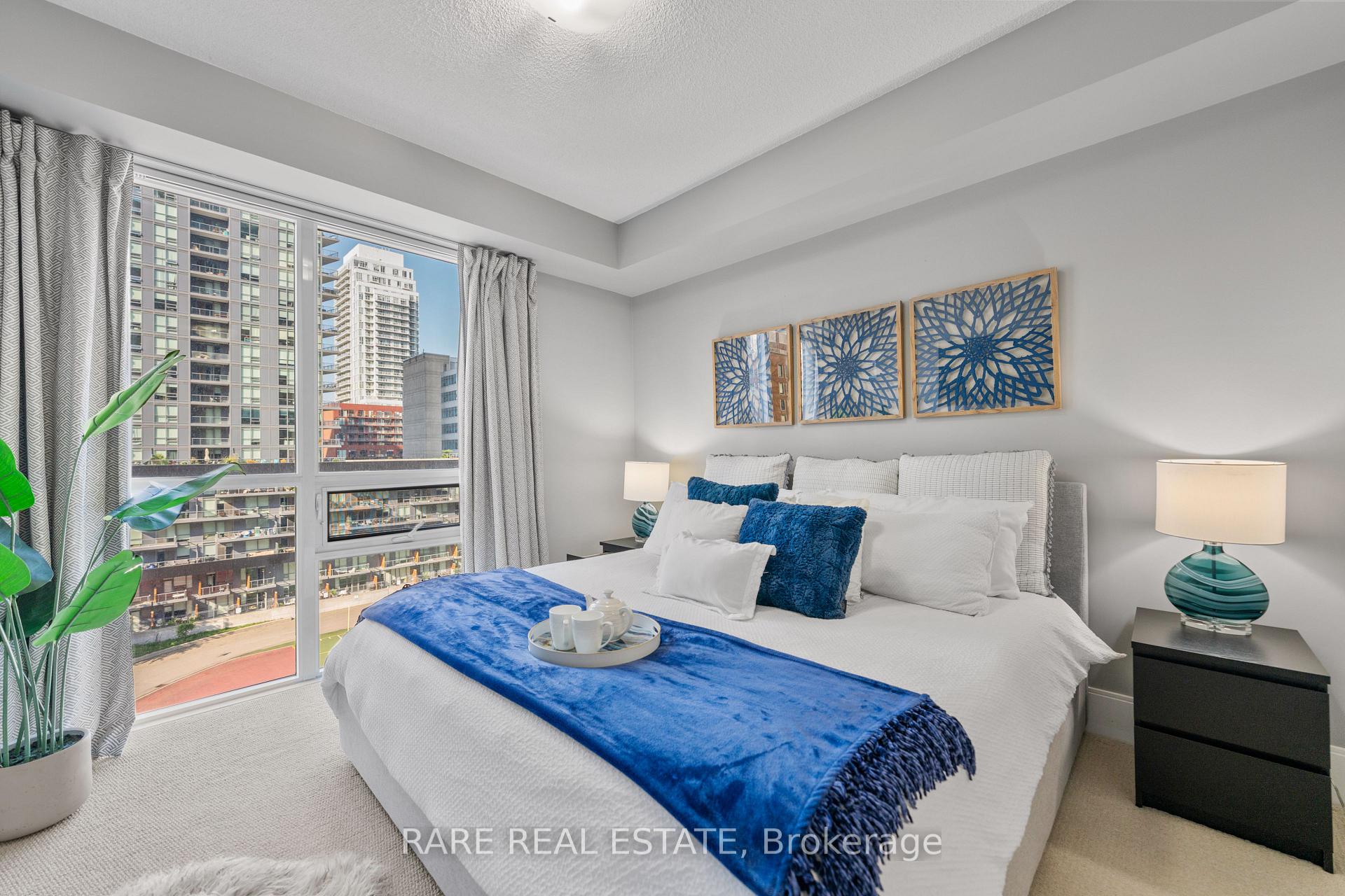 Photo 5 of Unit 715, 70 Roehampton Avenue, Toronto, Mount Pleasant West — HOMEH