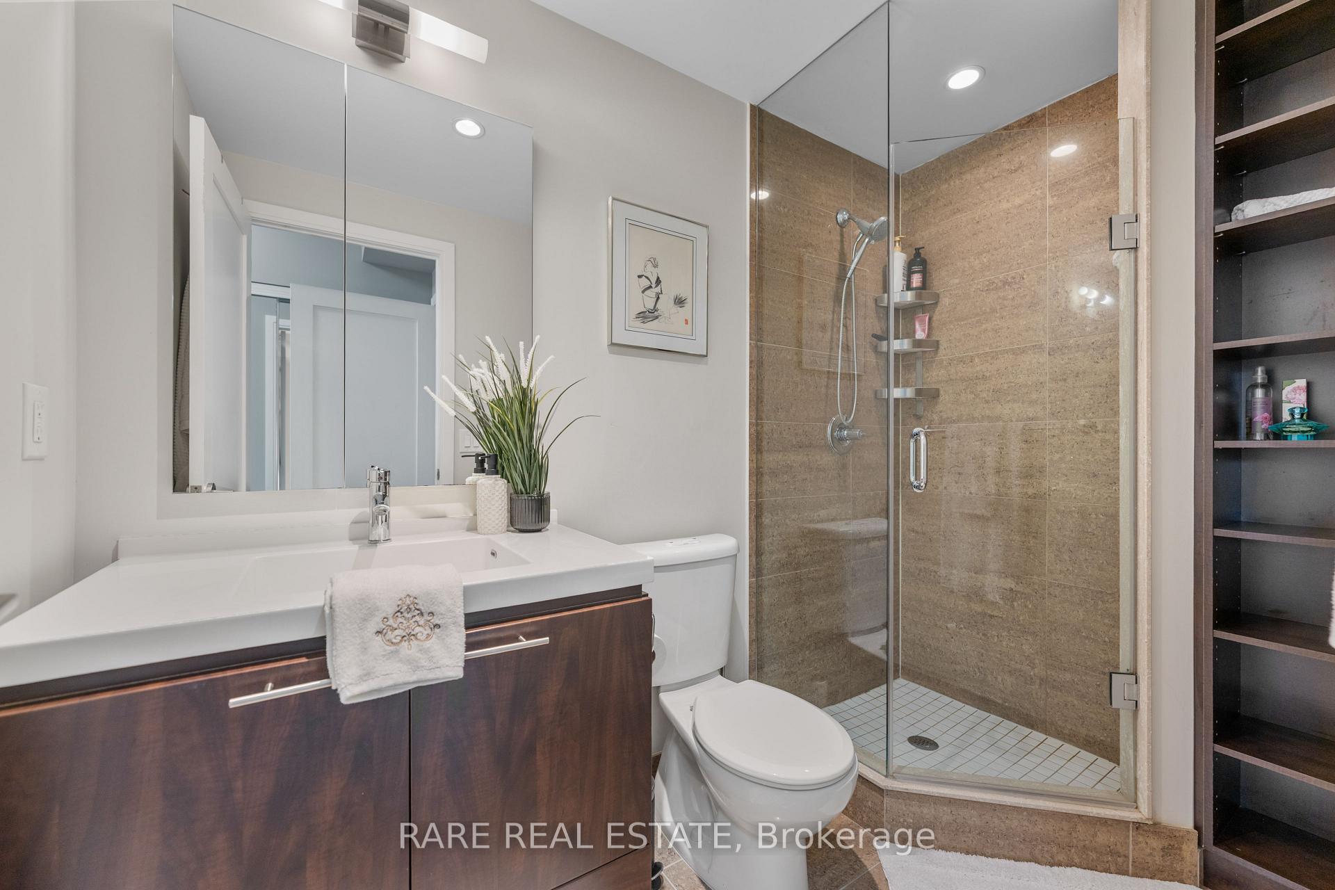 Photo 8 of Unit 715, 70 Roehampton Avenue, Toronto, Mount Pleasant West — HOMEH