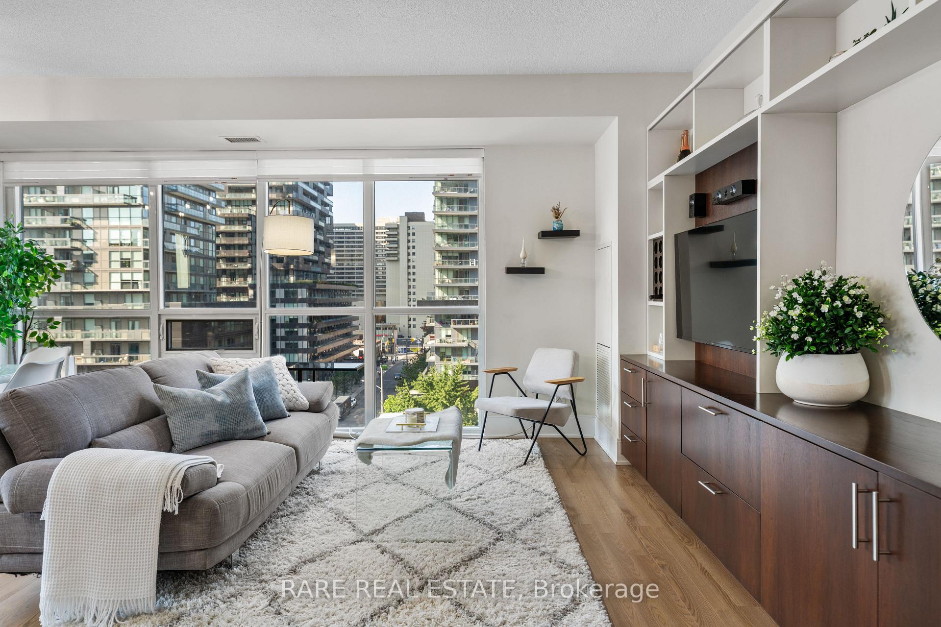 Photo 9 of Unit 715, 70 Roehampton Avenue, Toronto, Mount Pleasant West — HOMEH