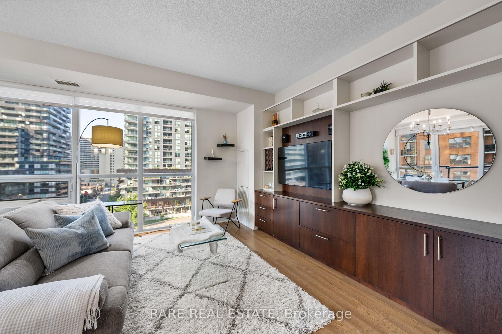 Photo 10 of Unit 715, 70 Roehampton Avenue, Toronto, Mount Pleasant West — HOMEH