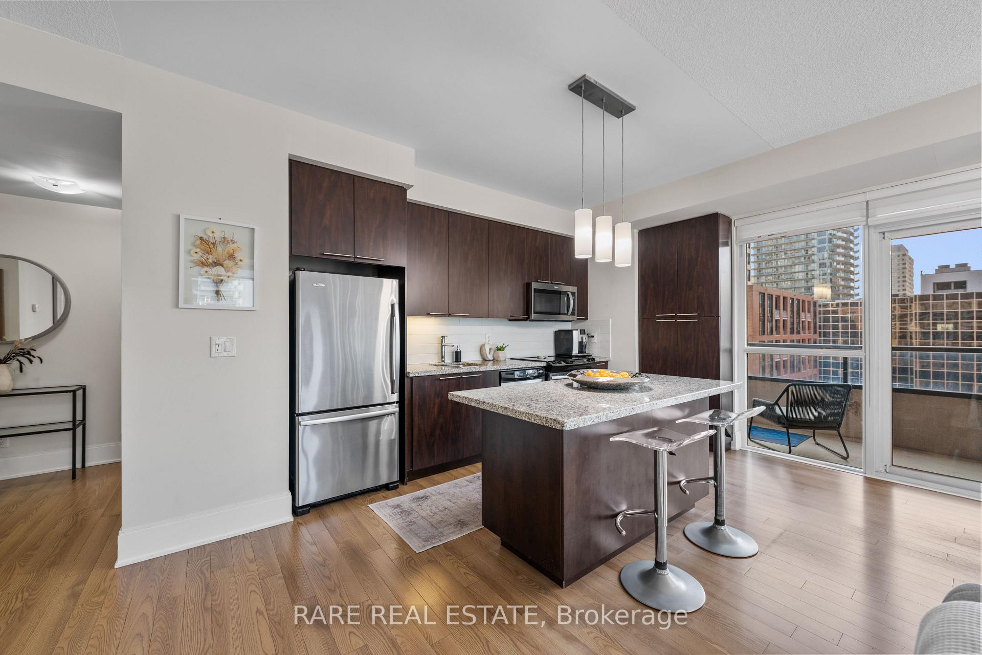 Photo 11 of Unit 715, 70 Roehampton Avenue, Toronto, Mount Pleasant West — HOMEH