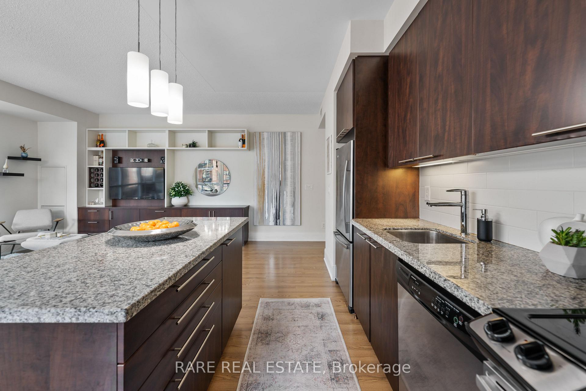 Photo 13 of Unit 715, 70 Roehampton Avenue, Toronto, Mount Pleasant West — HOMEH