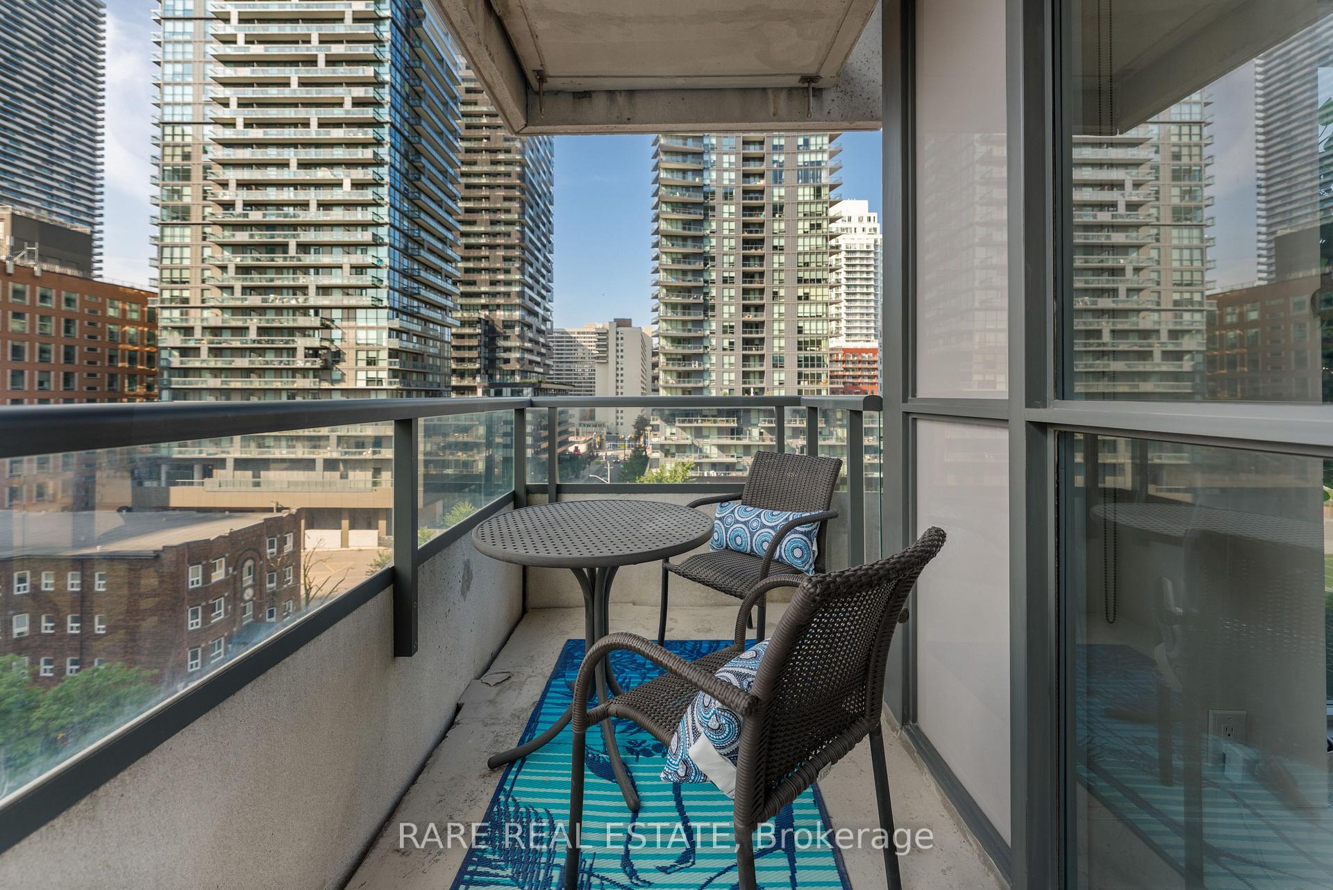 Photo 17 of Unit 715, 70 Roehampton Avenue, Toronto, Mount Pleasant West — HOMEH