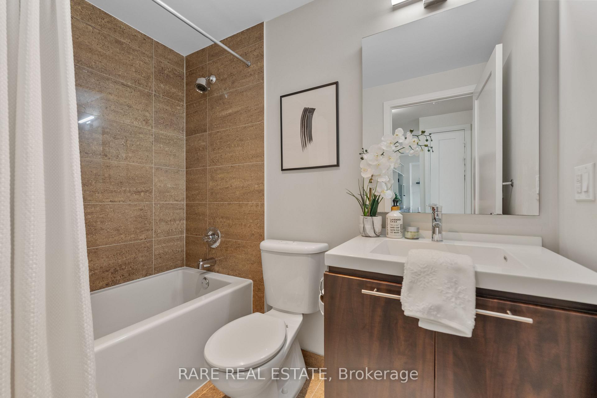 Photo 22 of Unit 715, 70 Roehampton Avenue, Toronto, Mount Pleasant West — HOMEH