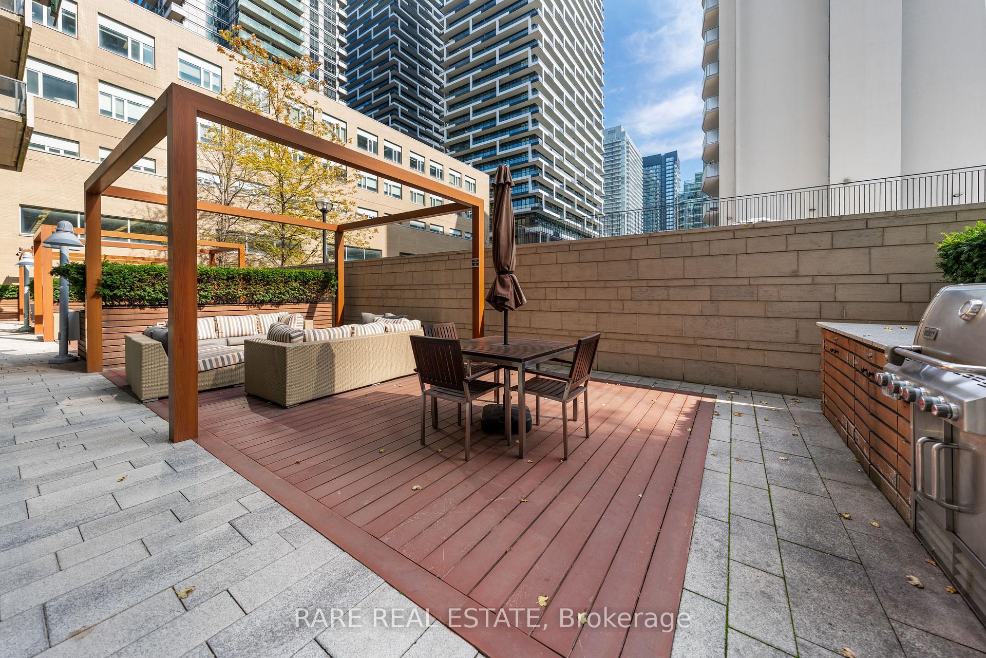 Photo 34 of Unit 715, 70 Roehampton Avenue, Toronto, Mount Pleasant West — HOMEH