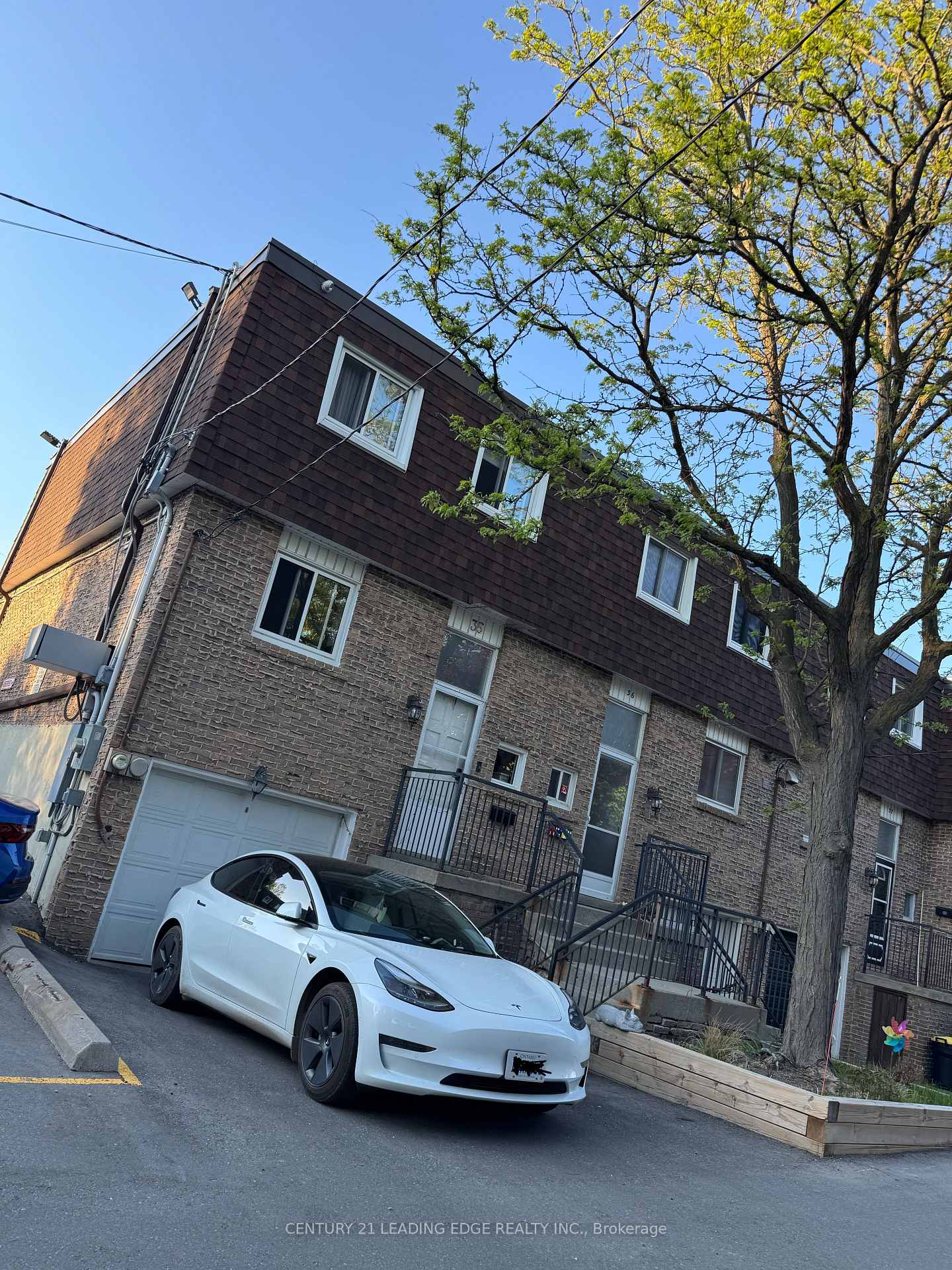 Photo 2 of Unit 35, 35 The Carriage Way, Markham, Royal Orchard — HOMEH