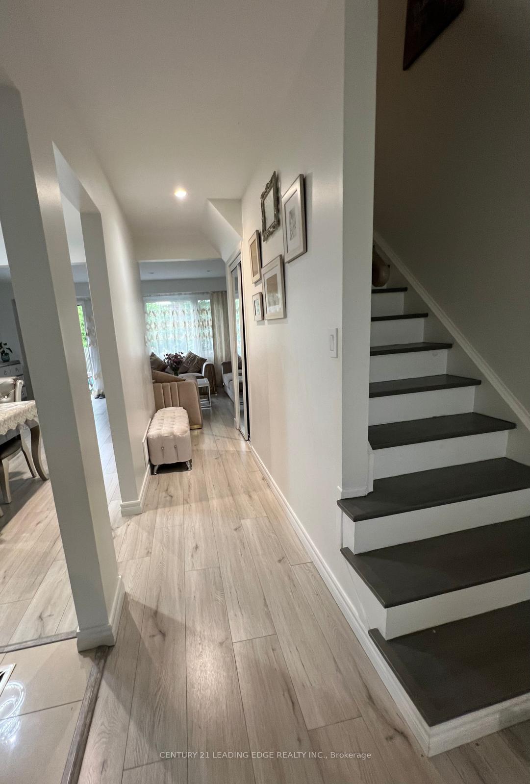 Photo 5 of Unit 35, 35 The Carriage Way, Markham, Royal Orchard — HOMEH