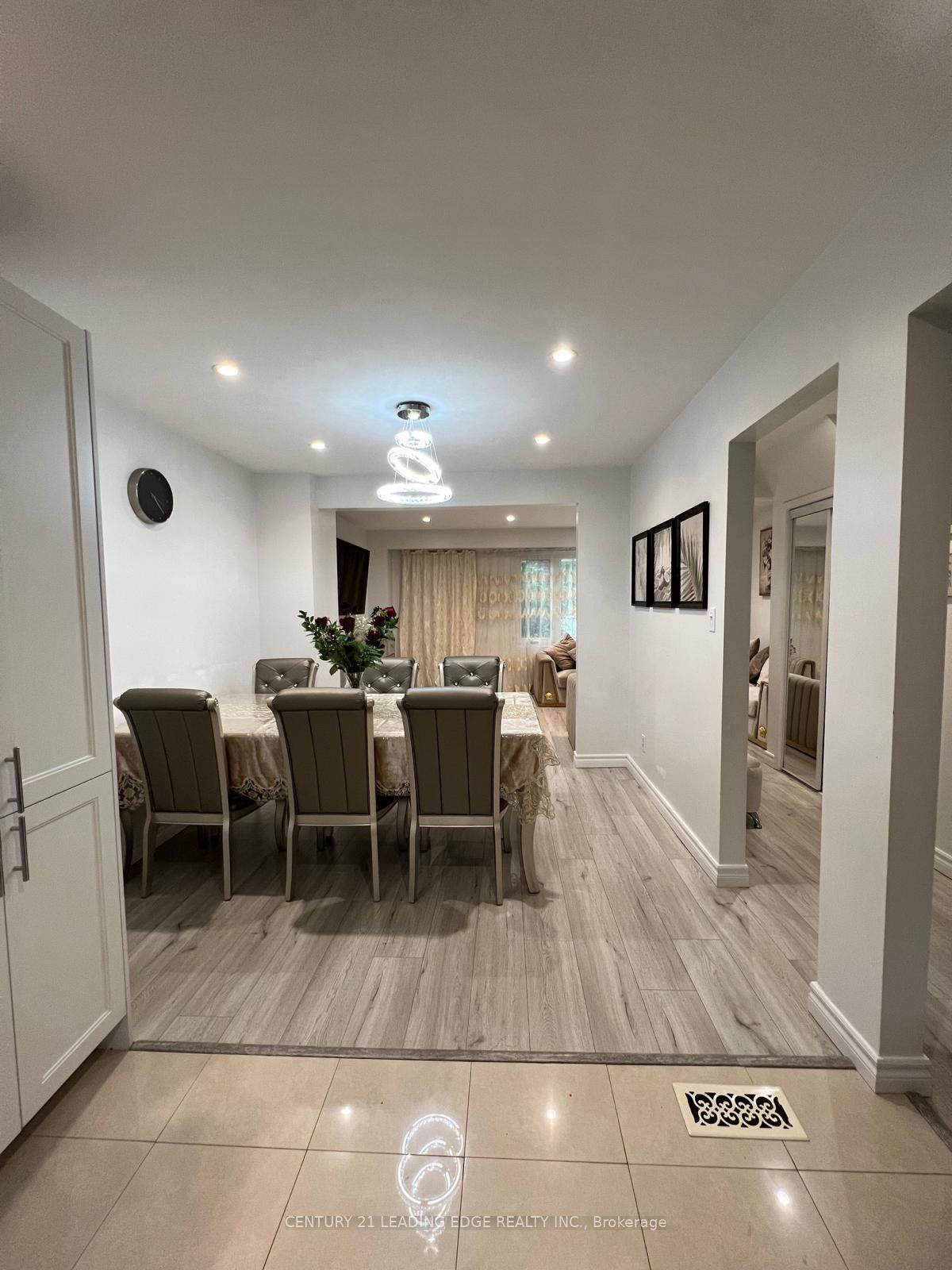 Photo 9 of Unit 35, 35 The Carriage Way, Markham, Royal Orchard — HOMEH