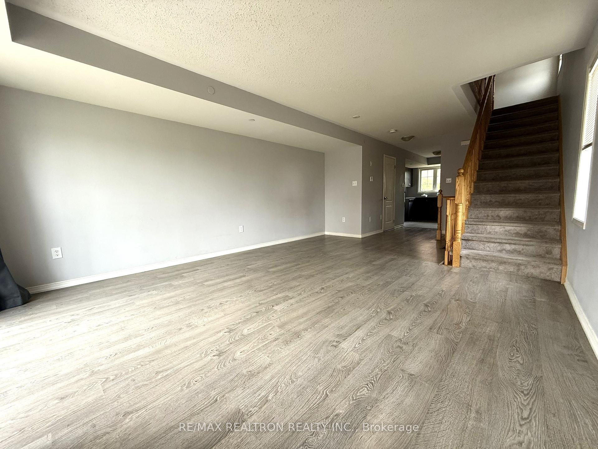 Photo 3 of Unit 197, 2508 Rosedrop Path, Oshawa, Windfields — HOMEH