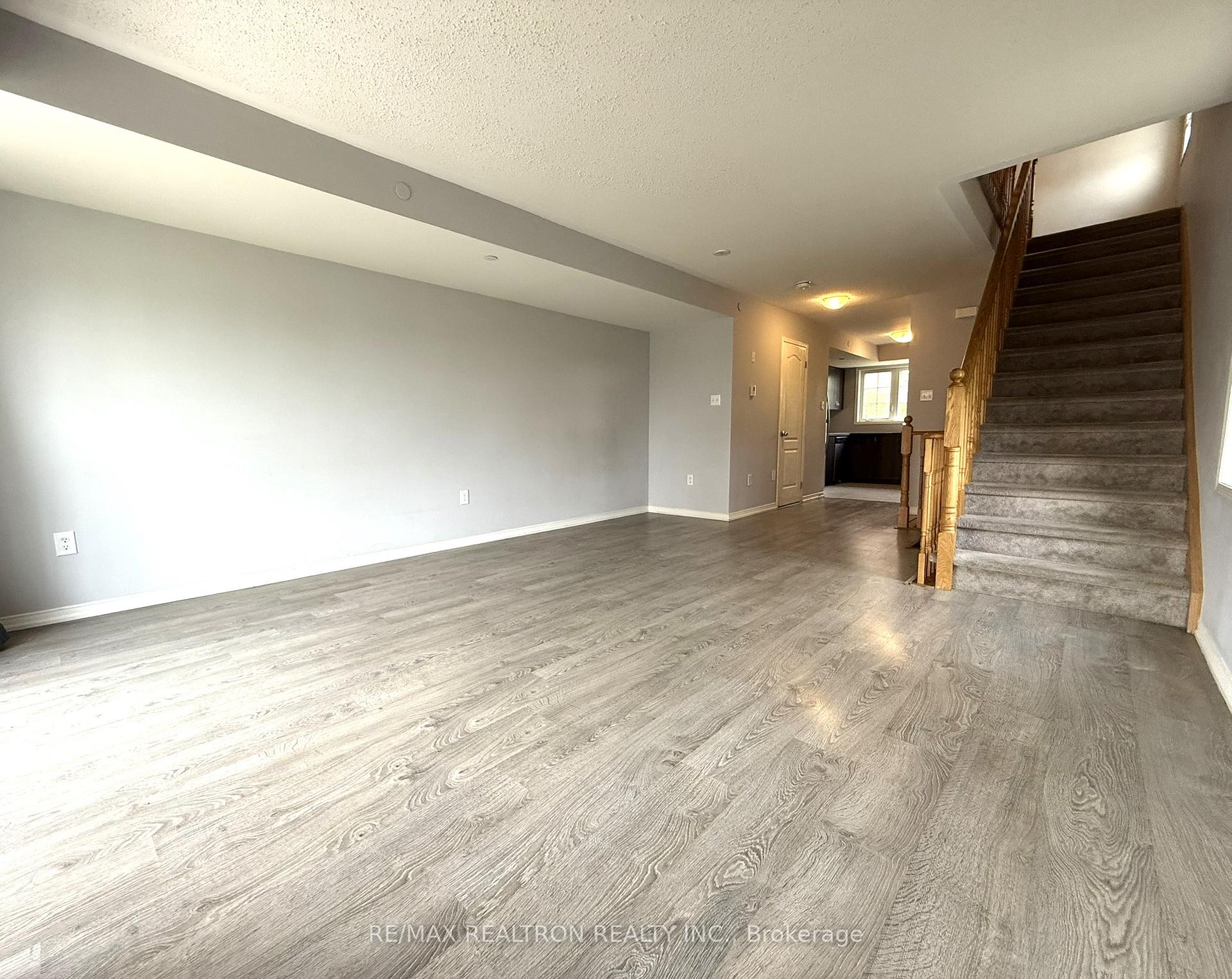 Photo 8 of Unit 197, 2508 Rosedrop Path, Oshawa, Windfields — HOMEH